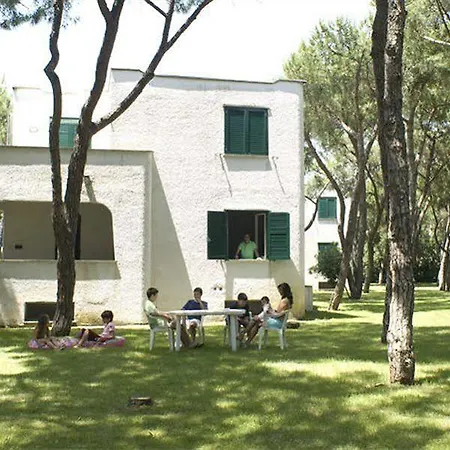 Homeholiday Giulivo 4* Baia Domizia